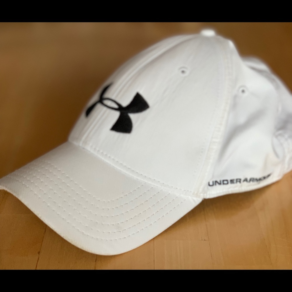 Men’s White Under Armour Hat LG/XL